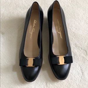 NEW Salvatore Ferragamo Black Boutique Shoes (10B)